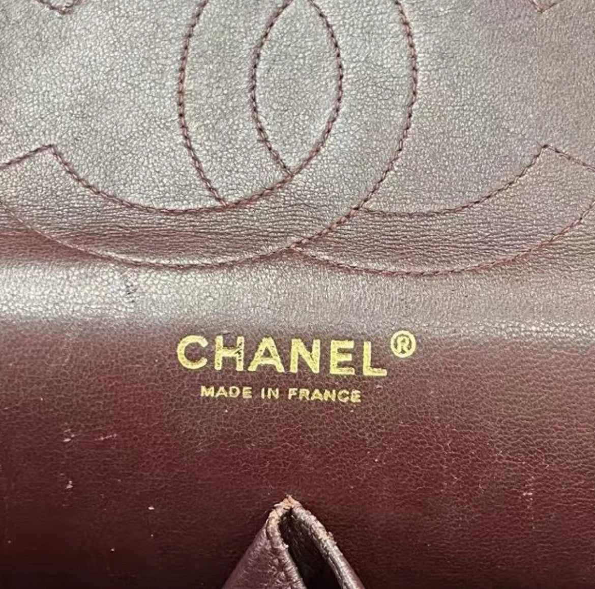 CHANEL- Sac à rabat classique Channel 30